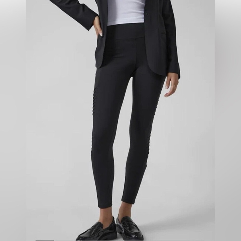 NEW Athleta Delancey Moto Tight Leggings
Pants Size Small Black